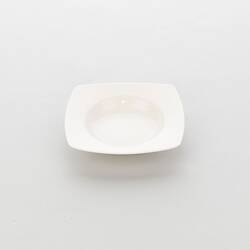 6 tiefe Teller, eckig, cremeweißes Hotelporzellan, Serie Liguria A, Stalgast, 210 x 210 mm