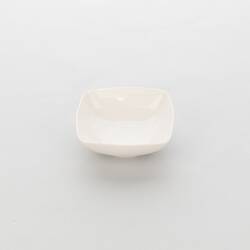 6 tiefe Coup-Teller, eckig, cremeweißes Hotelporzellan, Serie Liguria A, Stalgast, 170 x 170 mm