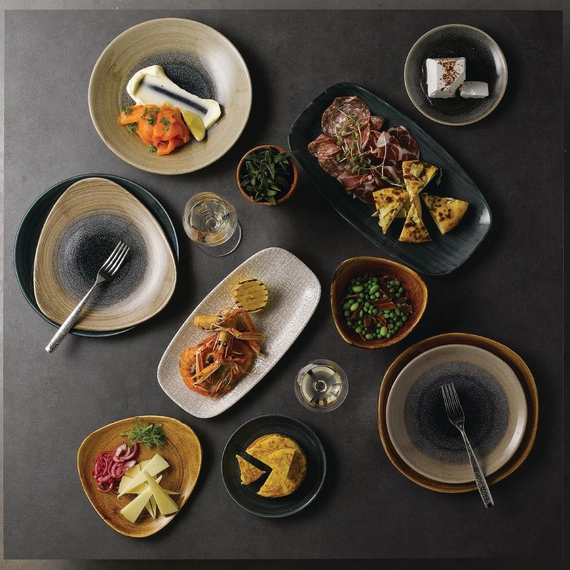 Churchill Stonecast Patina Dreieckige Schalen, Rustikales Blaugrün, 21 oz, 235 mm (12 Stück), Bild 2