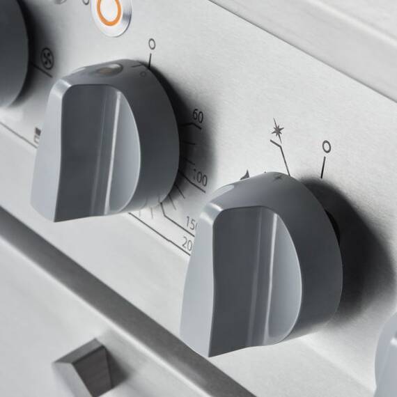 Stalgast Edelstahl Gasherd Basic mit 4 Brennern (2x3,5 +2x5) und Elektro-Umluft-Backofen  GN 2/1, Serie 700 ND, Bild 3